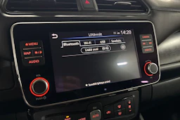 musta Nissan Leaf 2020 kuva 17.