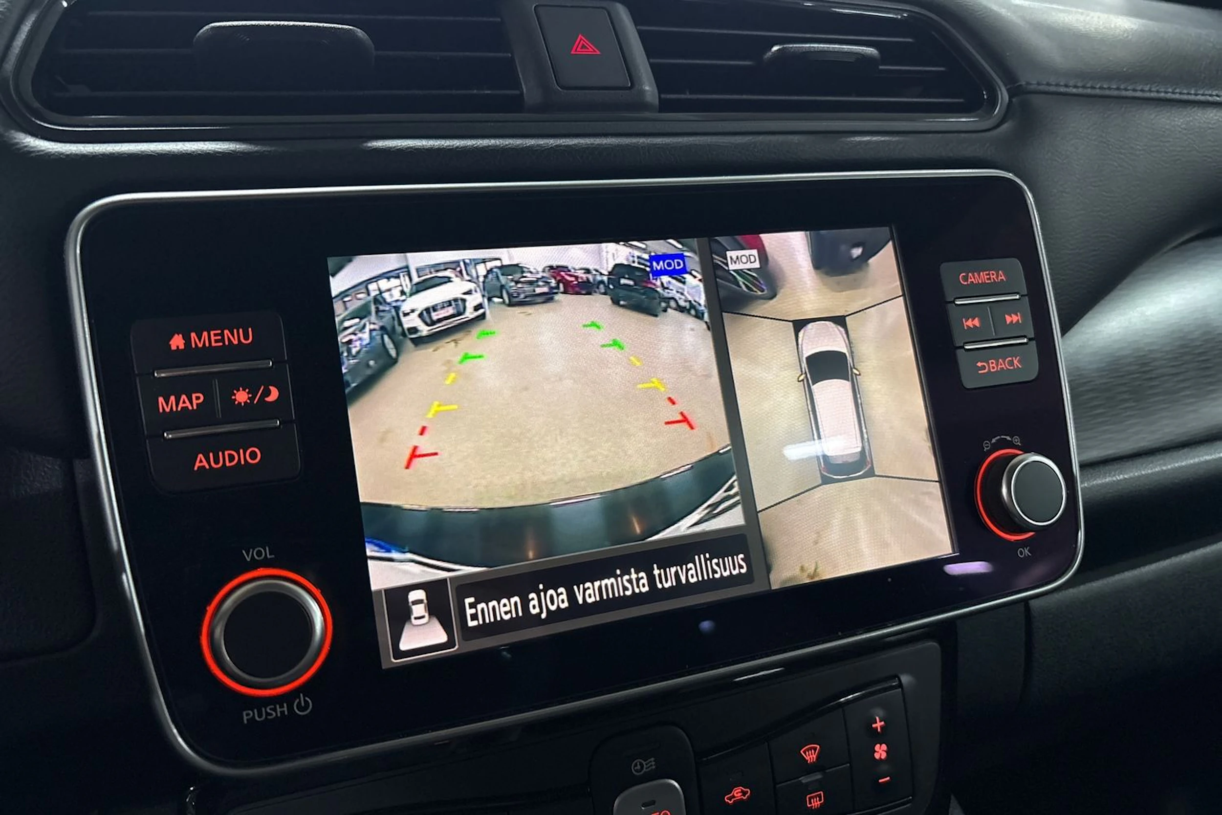 musta Nissan Leaf 2020 kuva 18.