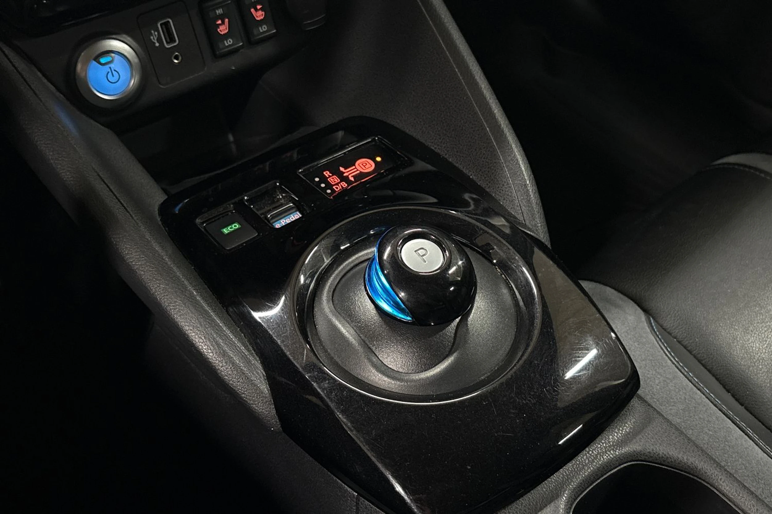 musta Nissan Leaf 2020 kuva 21.