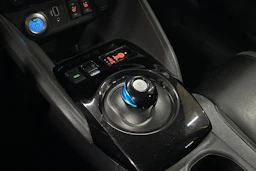 musta Nissan Leaf 2020 kuva 21.