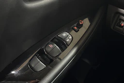 musta Nissan Leaf 2020 kuva 23.