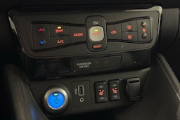 valkoinen Nissan Leaf 2020 kuva 20.