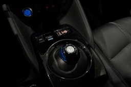 valkoinen Nissan Leaf 2020 kuva 21.