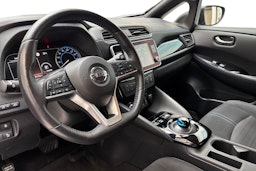 sininen Nissan Leaf 2021 kuva 6.