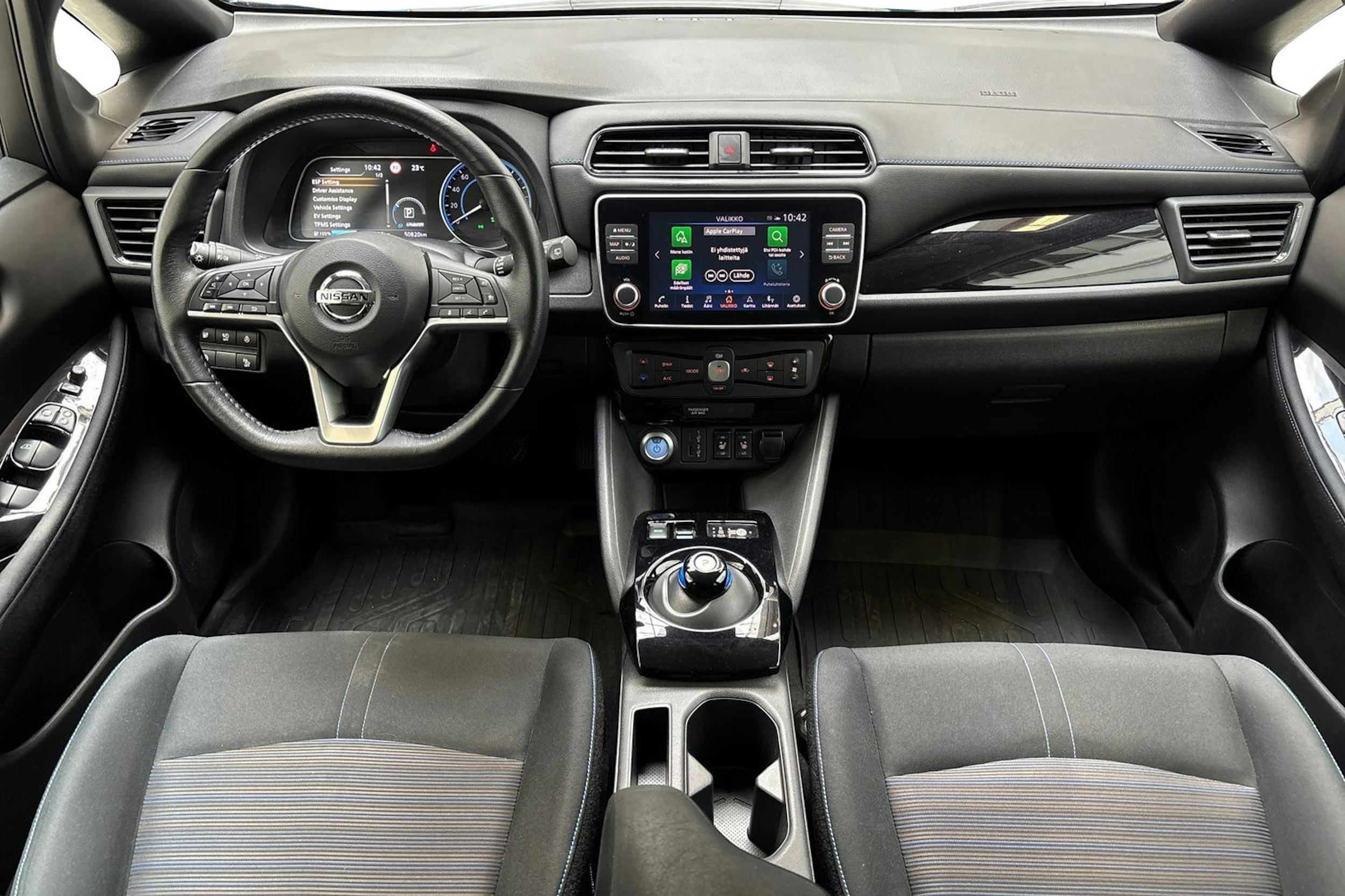 sininen Nissan Leaf 2021 kuva 7.