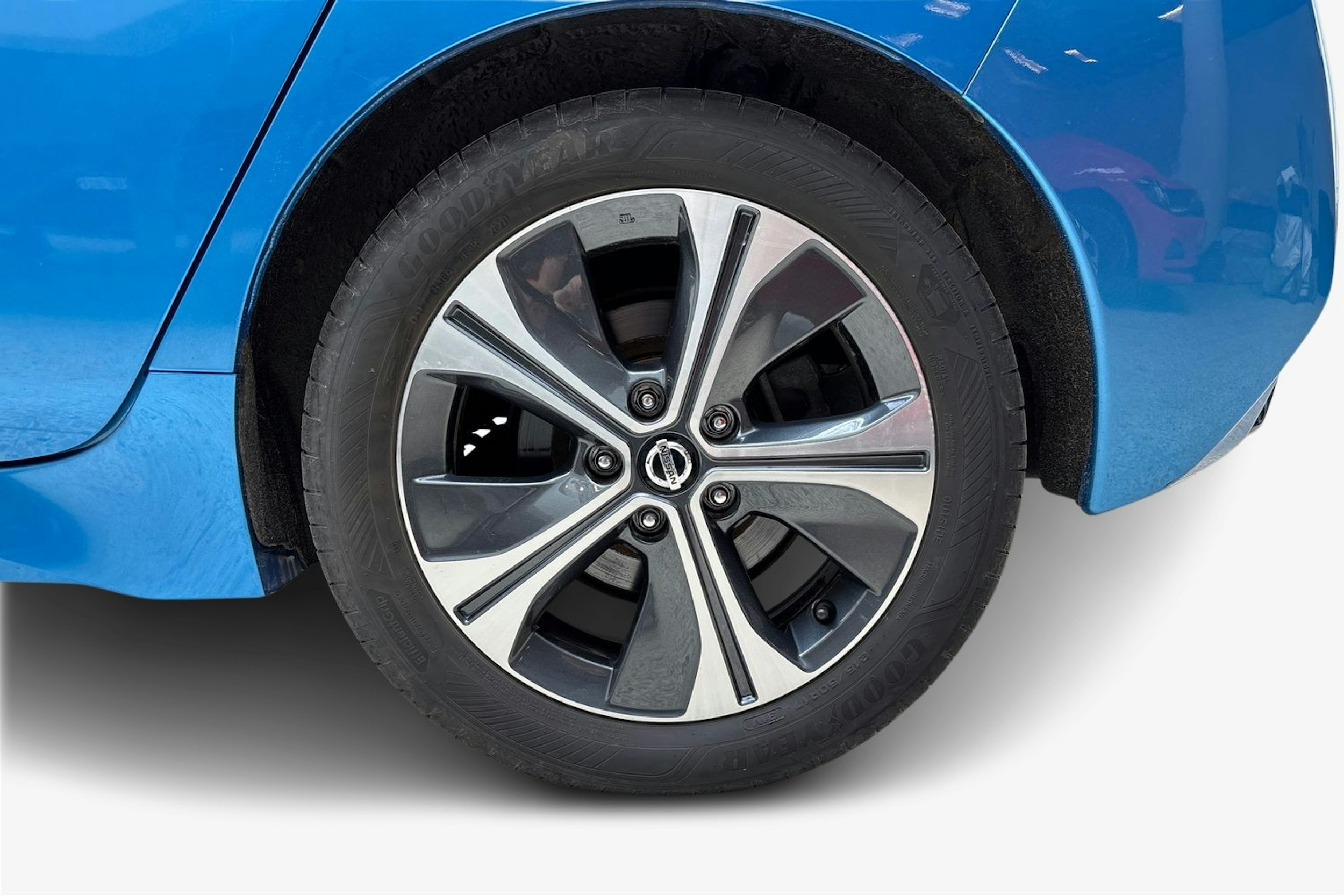 sininen Nissan Leaf 2021 kuva 9.