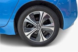 sininen Nissan Leaf 2021 kuva 9.