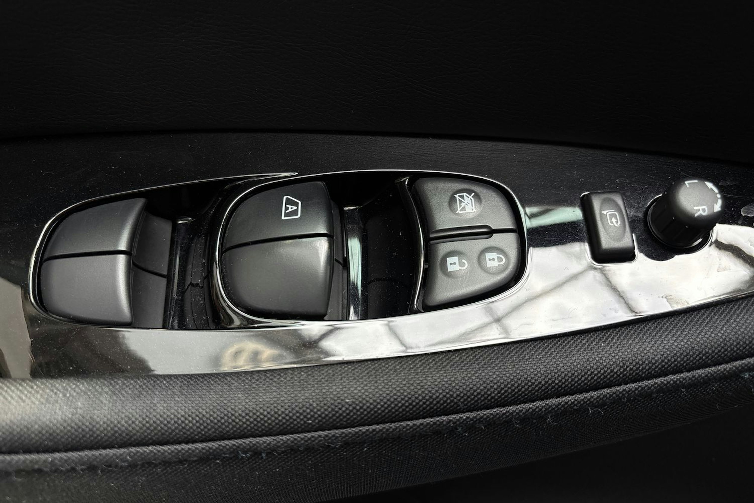 sininen Nissan Leaf 2021 kuva 12.