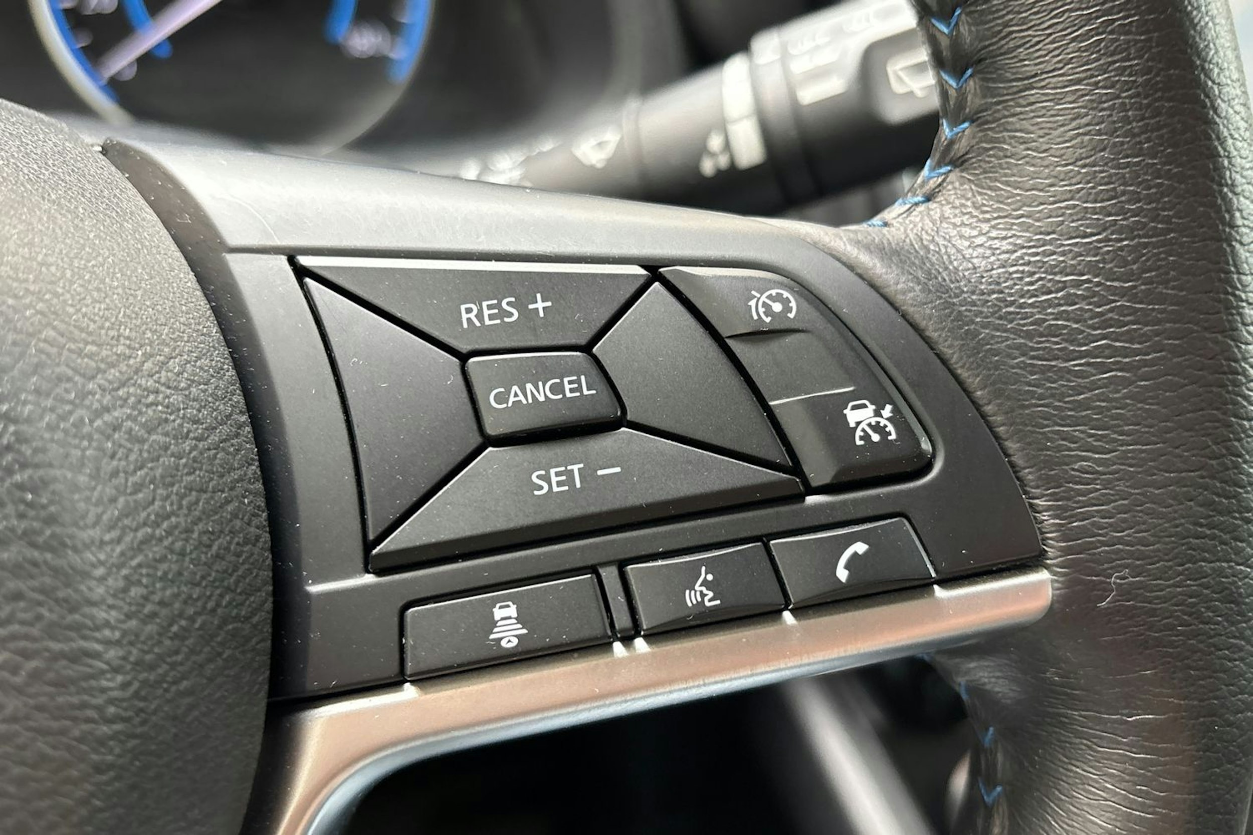 sininen Nissan Leaf 2021 kuva 15.