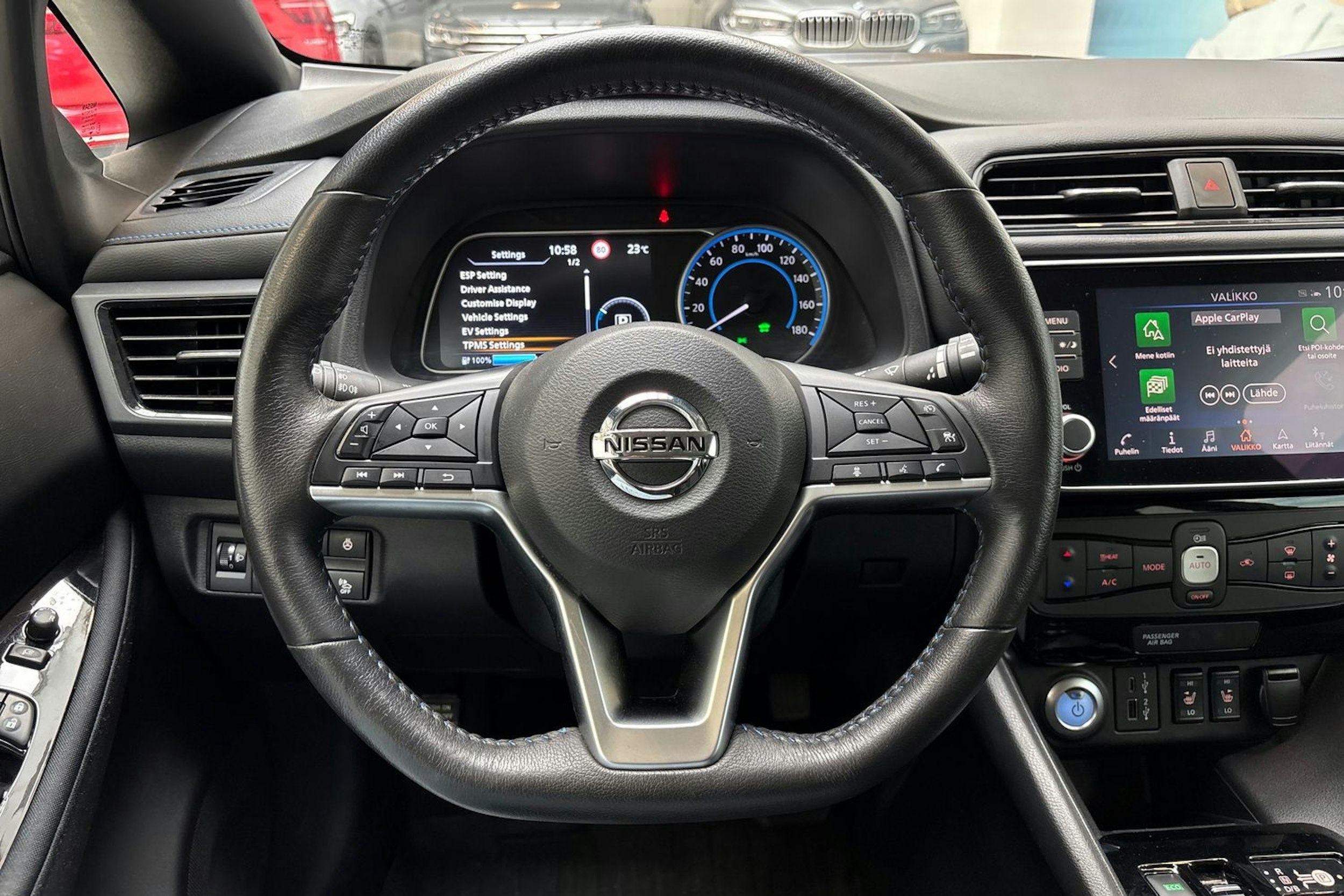 sininen Nissan Leaf 2021 kuva 16.