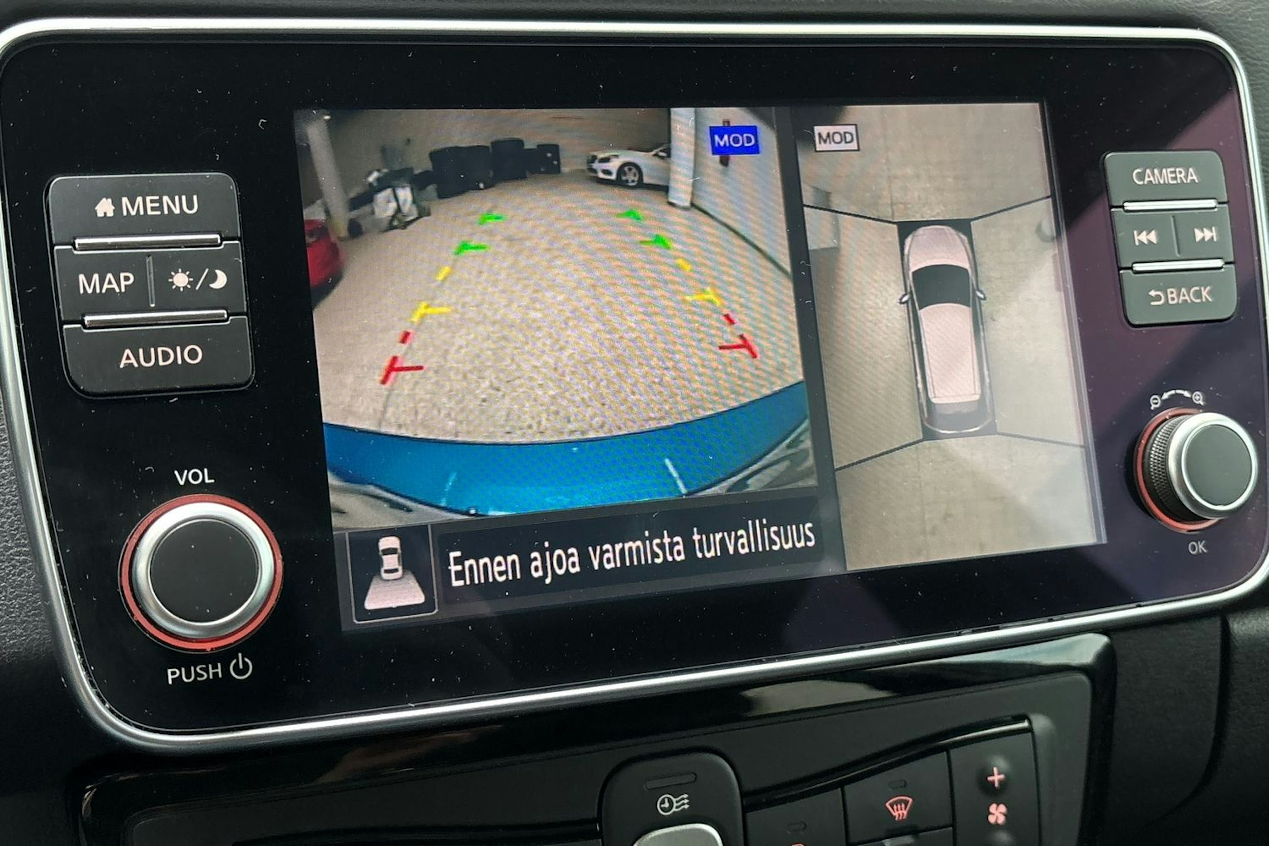 sininen Nissan Leaf 2021 kuva 21.