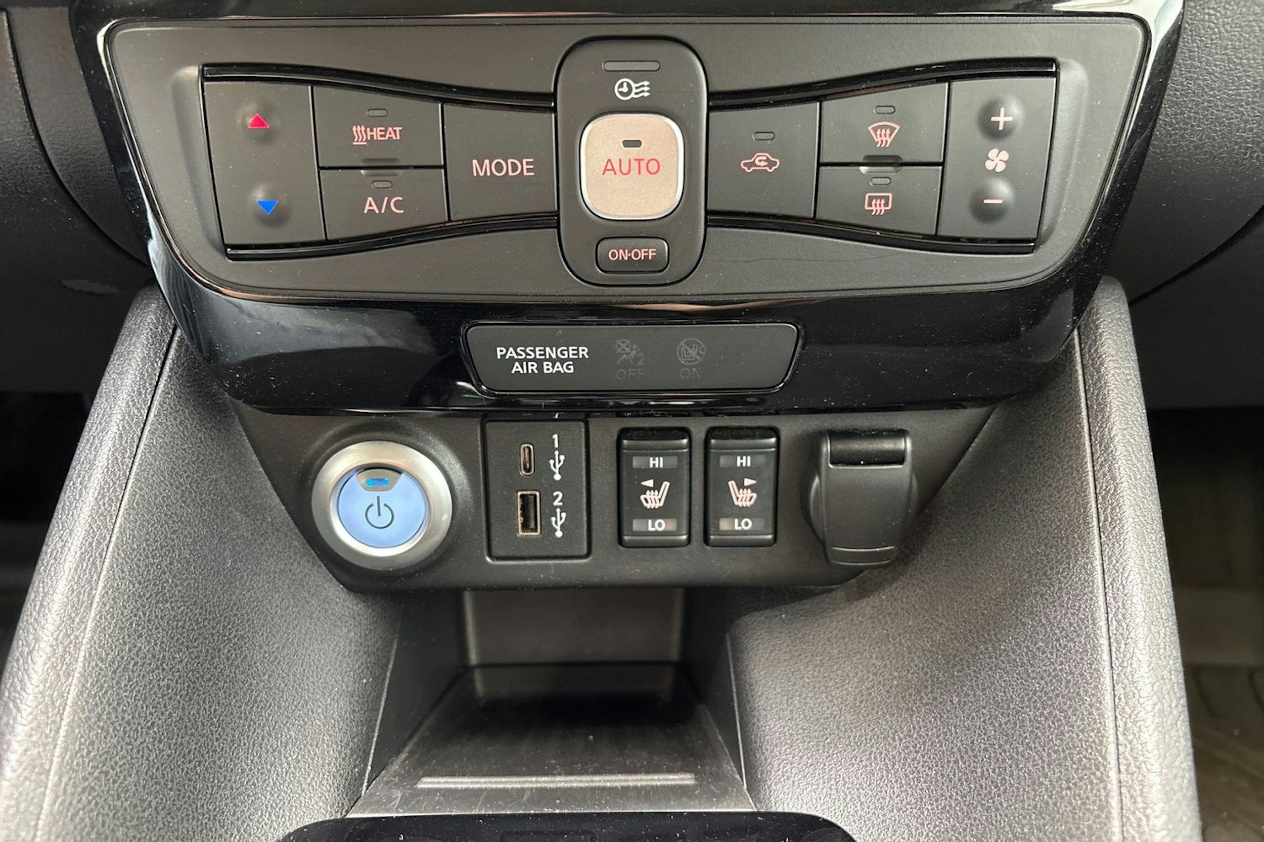 sininen Nissan Leaf 2021 kuva 22.