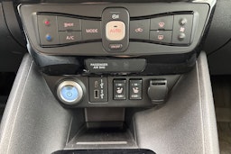 sininen Nissan Leaf 2021 kuva 22.