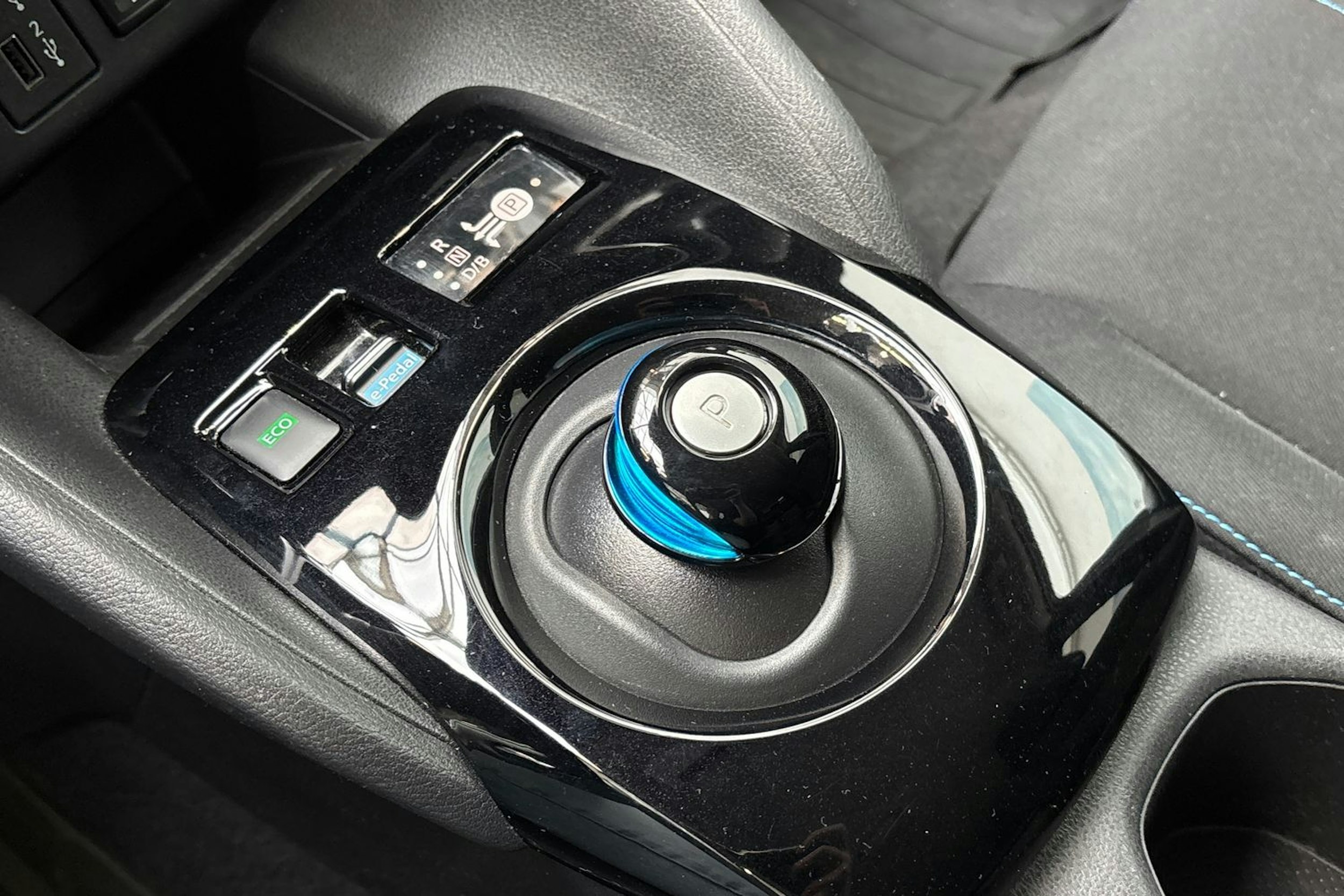 sininen Nissan Leaf 2021 kuva 23.