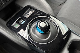 sininen Nissan Leaf 2021 kuva 23.
