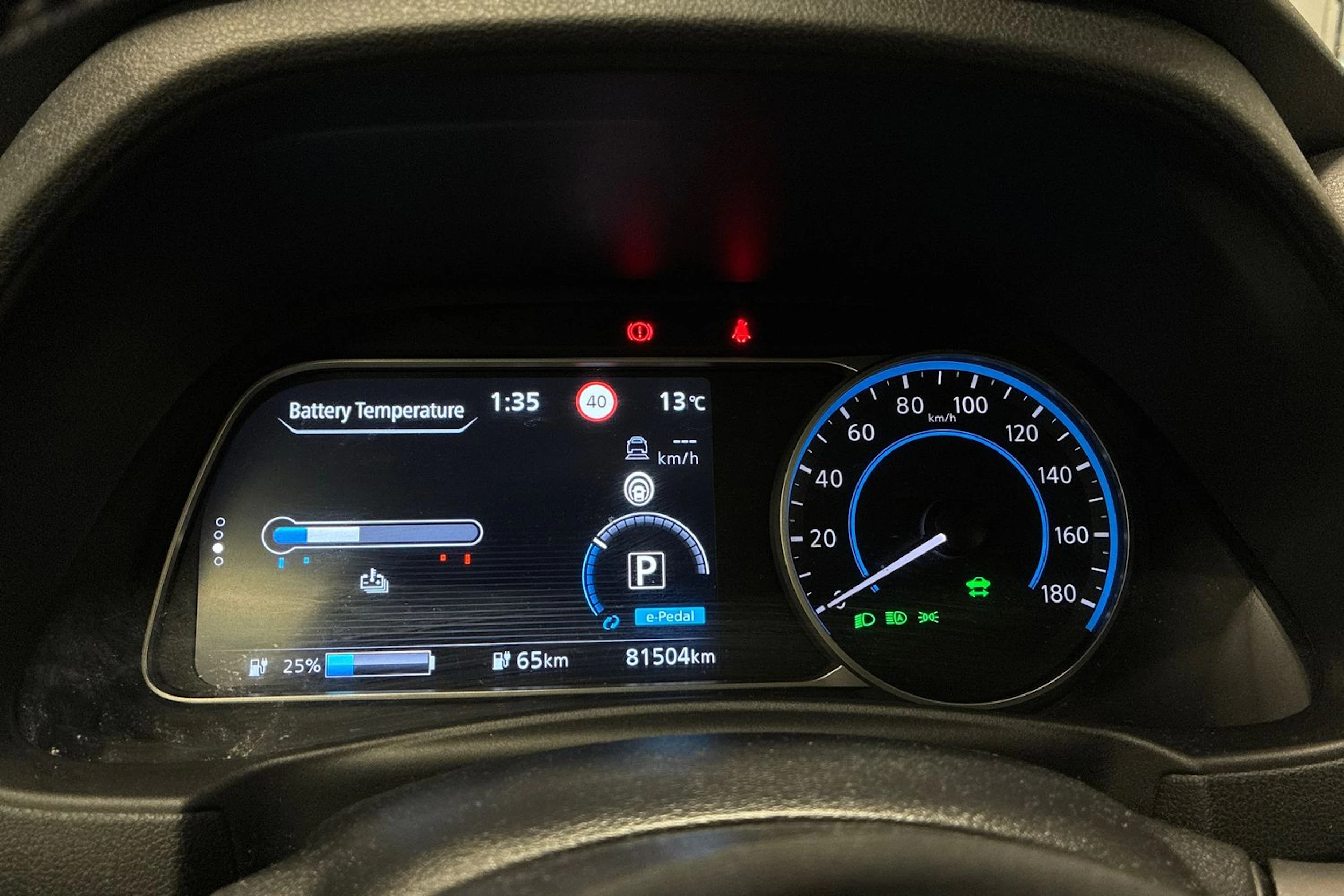 valkoinen Nissan Leaf 2021 kuva 5.