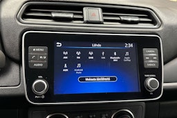 valkoinen Nissan Leaf 2021 kuva 20.