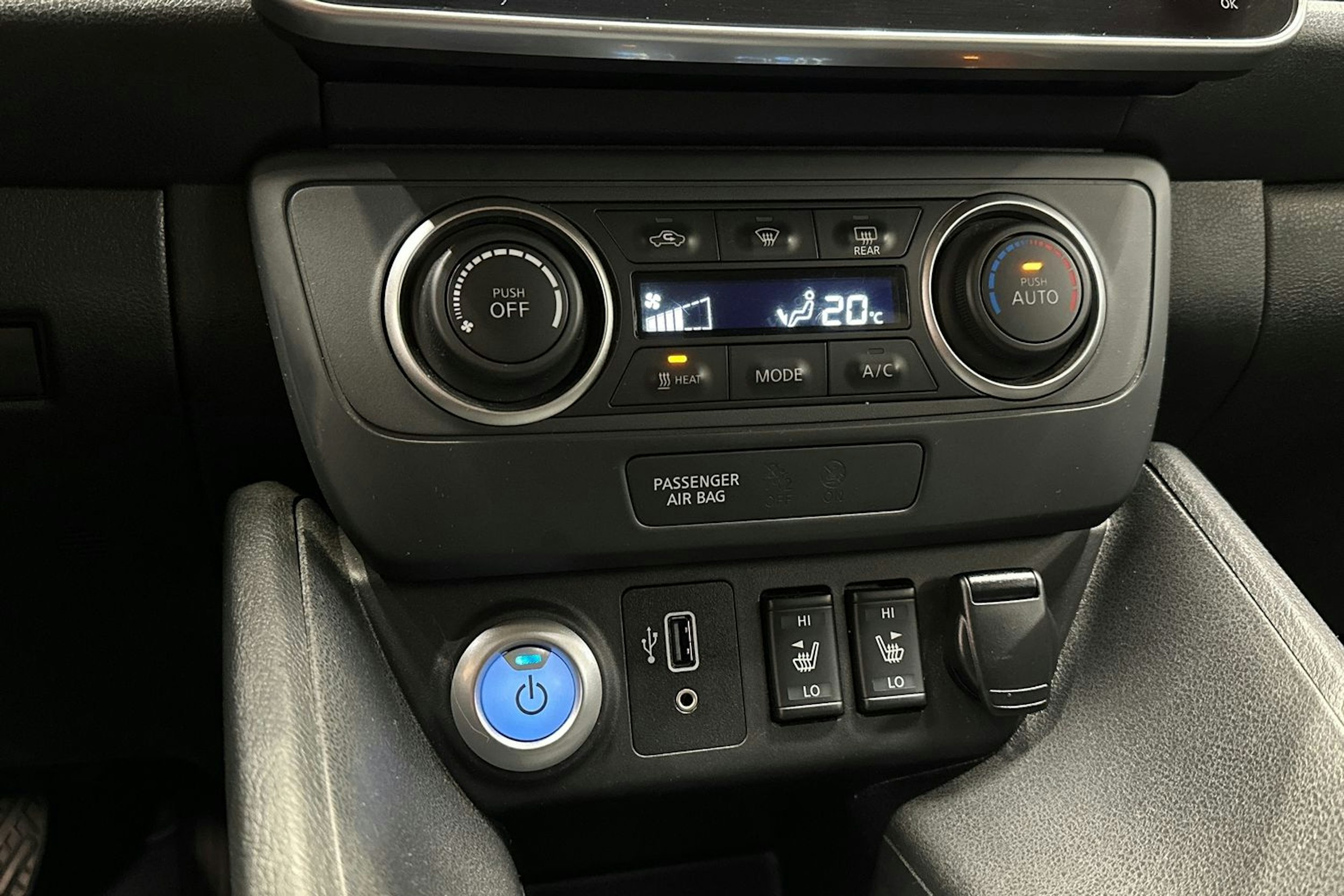 valkoinen Nissan Leaf 2021 kuva 22.