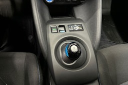 valkoinen Nissan Leaf 2021 kuva 23.