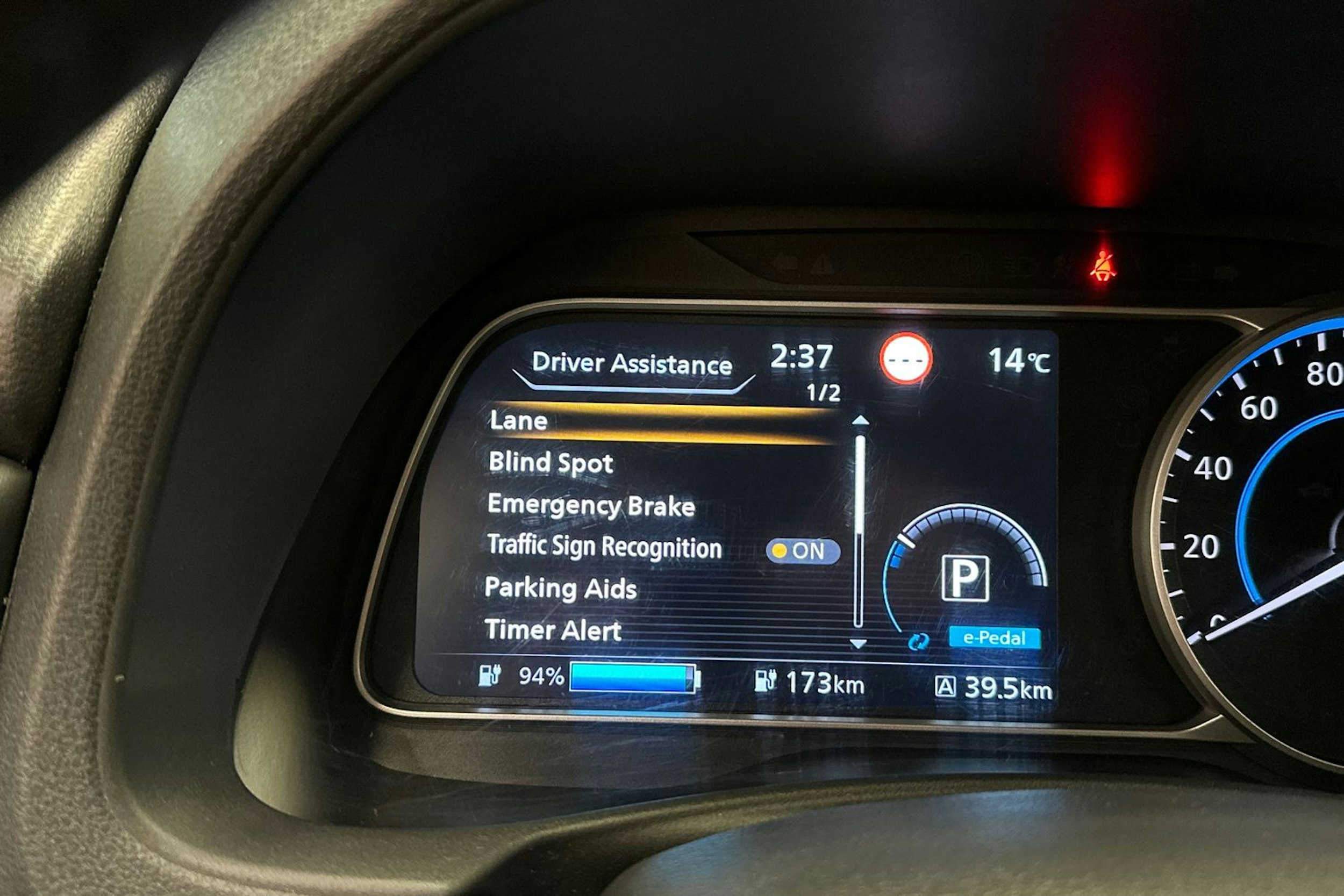 valkoinen Nissan Leaf 2021 kuva 25.