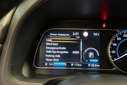 valkoinen Nissan Leaf 2021 kuva 25.