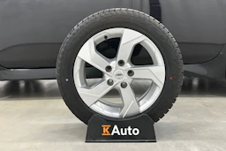 musta Nissan Leaf 2021 kuva 10.