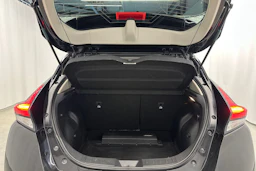 musta Nissan Leaf 2021 kuva 11.