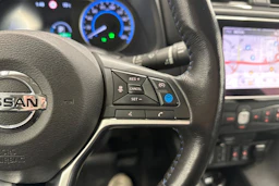 musta Nissan Leaf 2021 kuva 15.