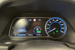 musta Nissan Leaf 2021 kuva 16.