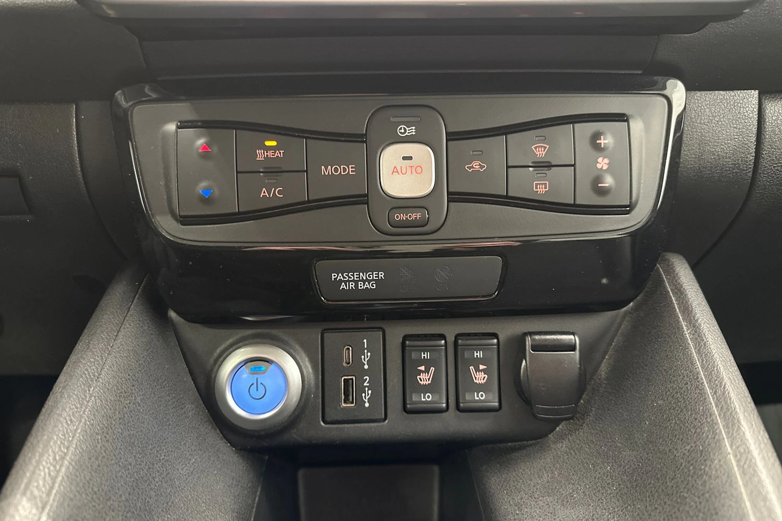 musta Nissan Leaf 2021 kuva 20.