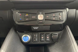 musta Nissan Leaf 2021 kuva 20.