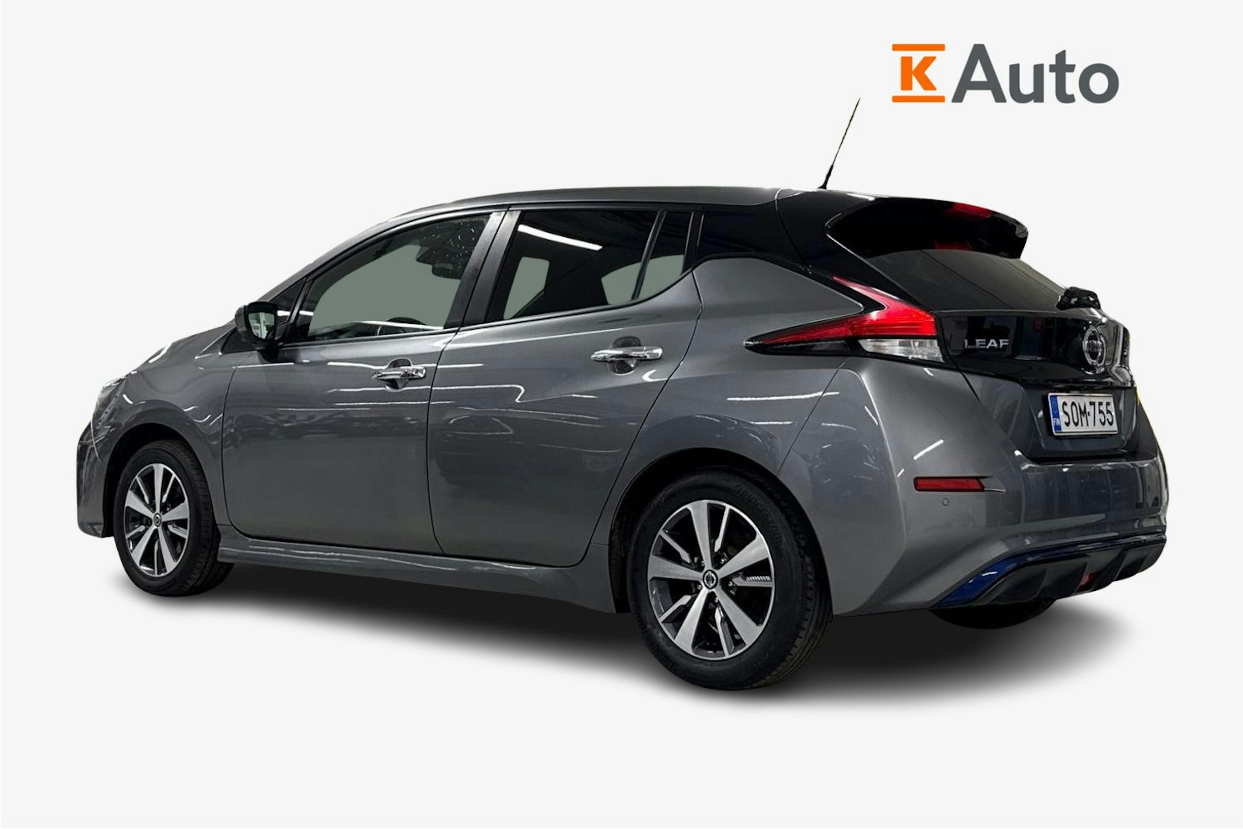 harmaa Nissan Leaf 2021 kuva 2.