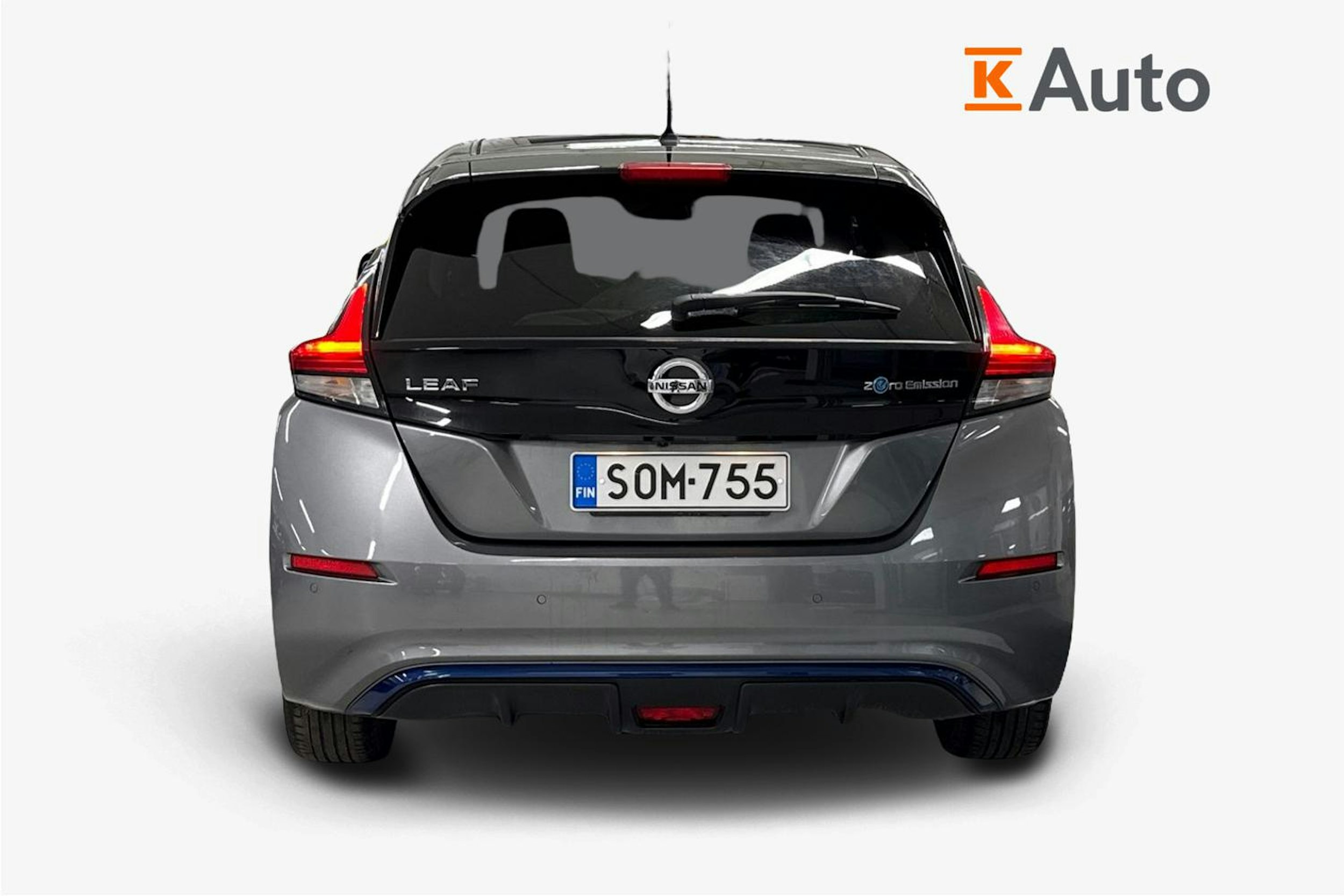 harmaa Nissan Leaf 2021 kuva 3.