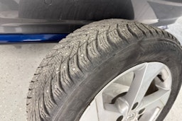 harmaa Nissan Leaf 2021 kuva 14.