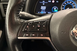 harmaa Nissan Leaf 2021 kuva 16.