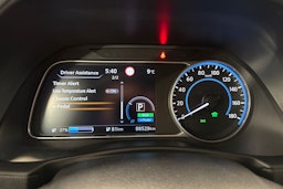 harmaa Nissan Leaf 2021 kuva 20.