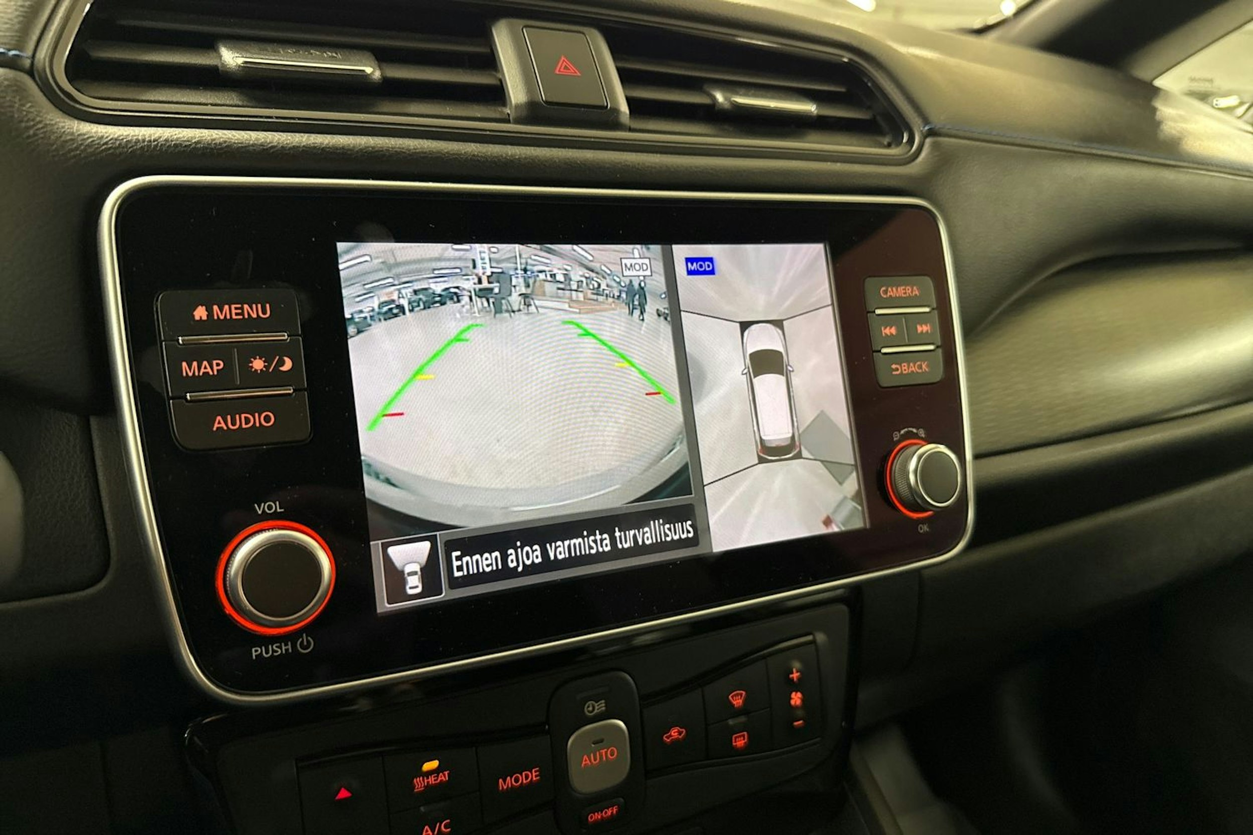 harmaa Nissan Leaf 2021 kuva 23.