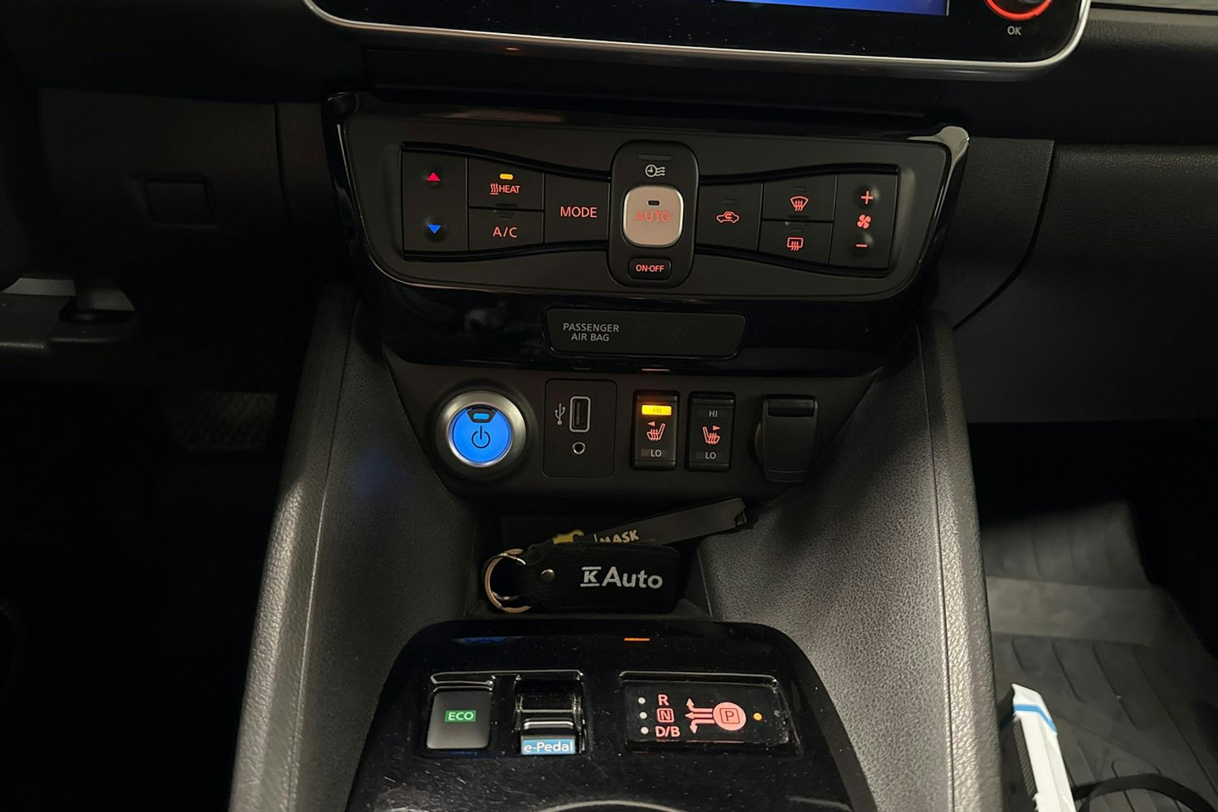 harmaa Nissan Leaf 2021 kuva 25.