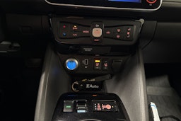 harmaa Nissan Leaf 2021 kuva 25.