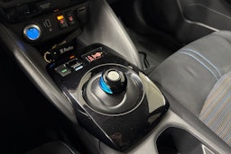 harmaa Nissan Leaf 2021 kuva 26.