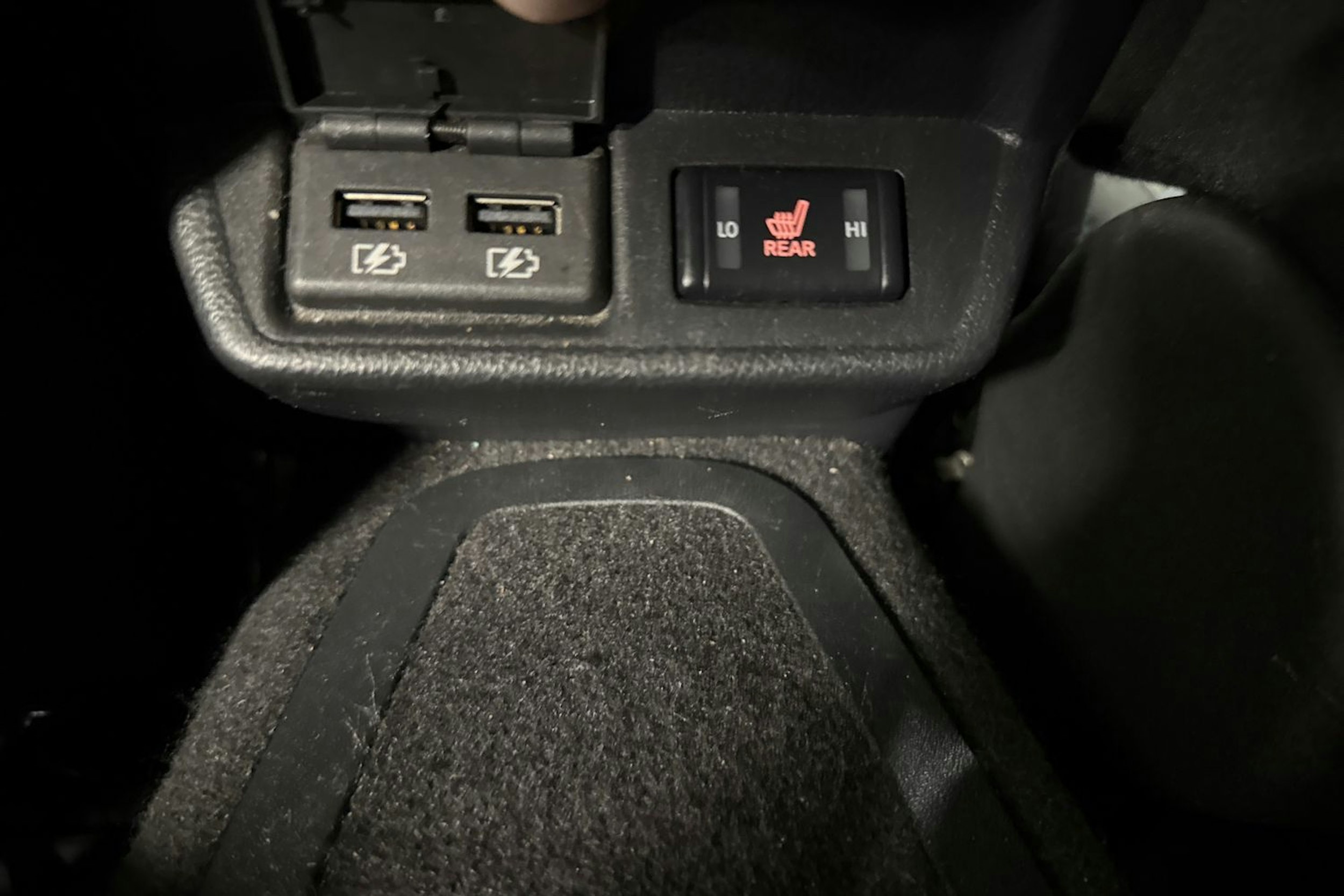 harmaa Nissan Leaf 2021 kuva 28.