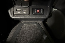 harmaa Nissan Leaf 2021 kuva 28.