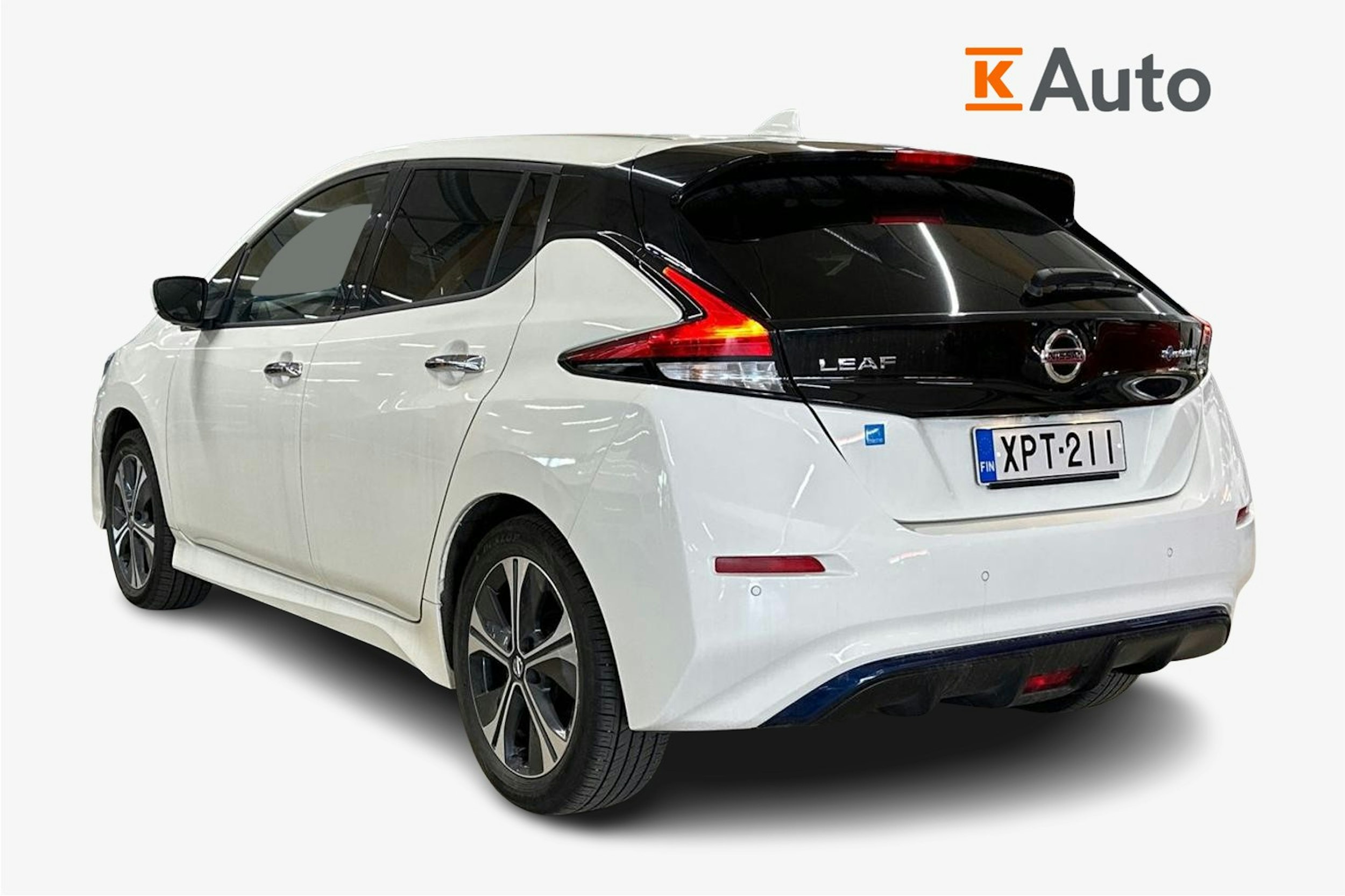 valkoinen Nissan Leaf 2021 kuva 2.