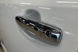 valkoinen Nissan Leaf 2021 kuva 29.