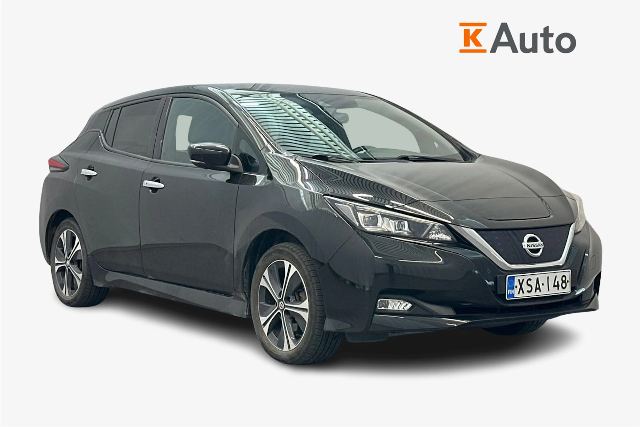 musta Nissan Leaf 2021 kuva 1.