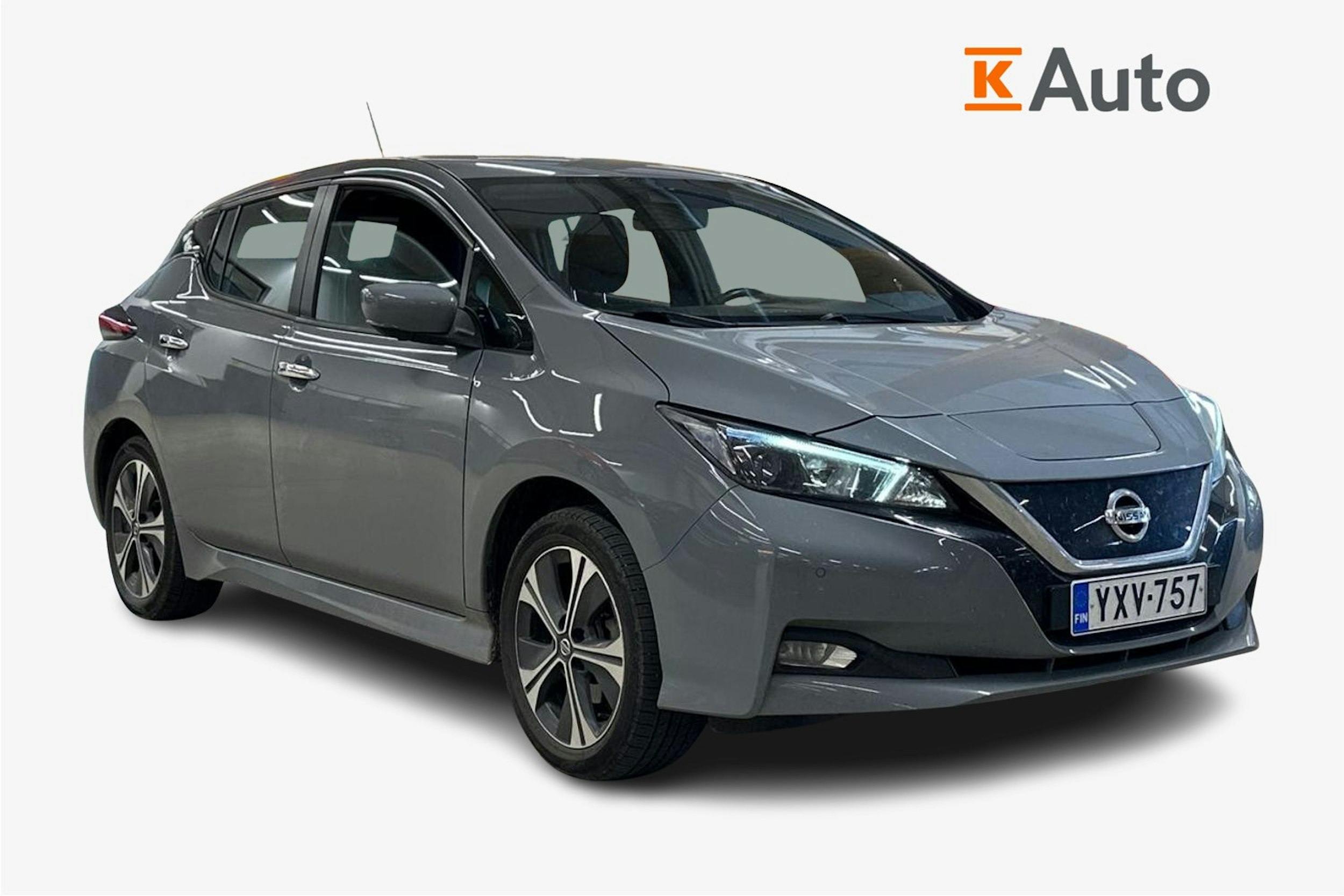harmaa Nissan Leaf 2021 kuva 1.