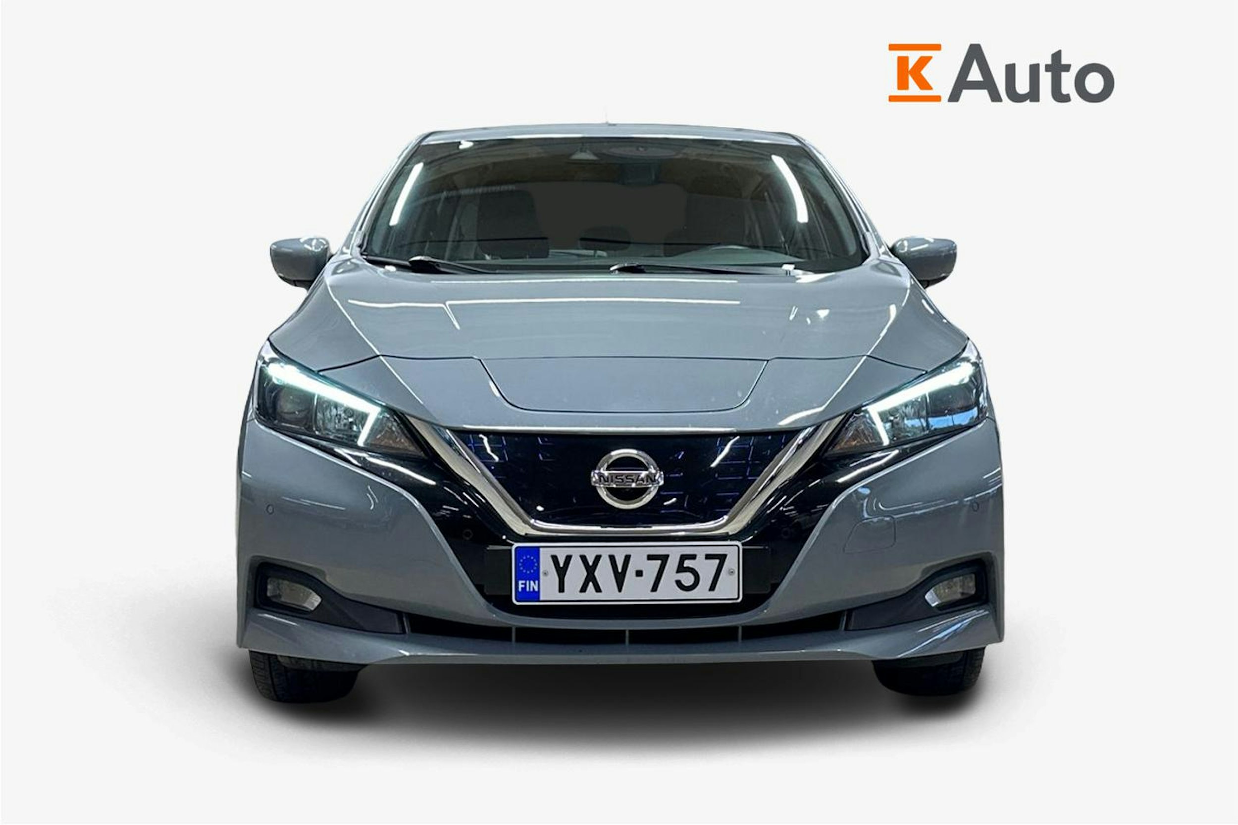 harmaa Nissan Leaf 2021 kuva 5.