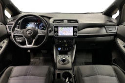 harmaa Nissan Leaf 2021 kuva 9.