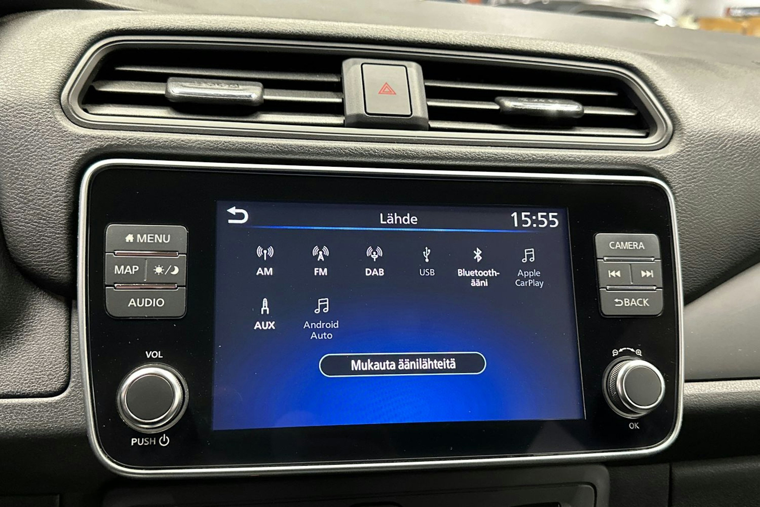 harmaa Nissan Leaf 2021 kuva 21.