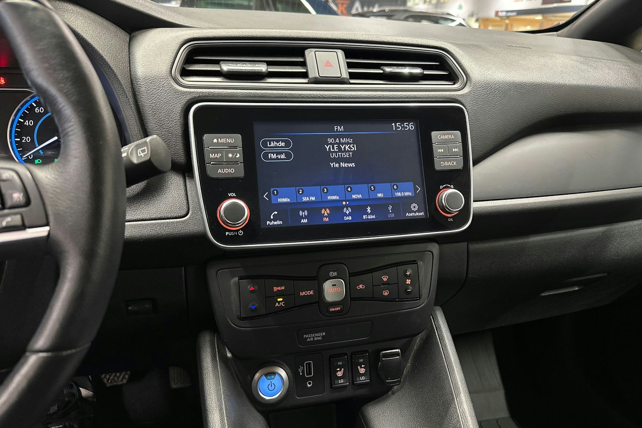 harmaa Nissan Leaf 2021 kuva 22.